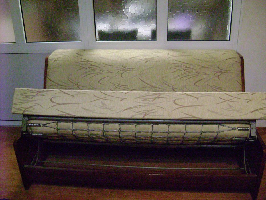 Разтегателен диван 150/90/80 Български масивен.