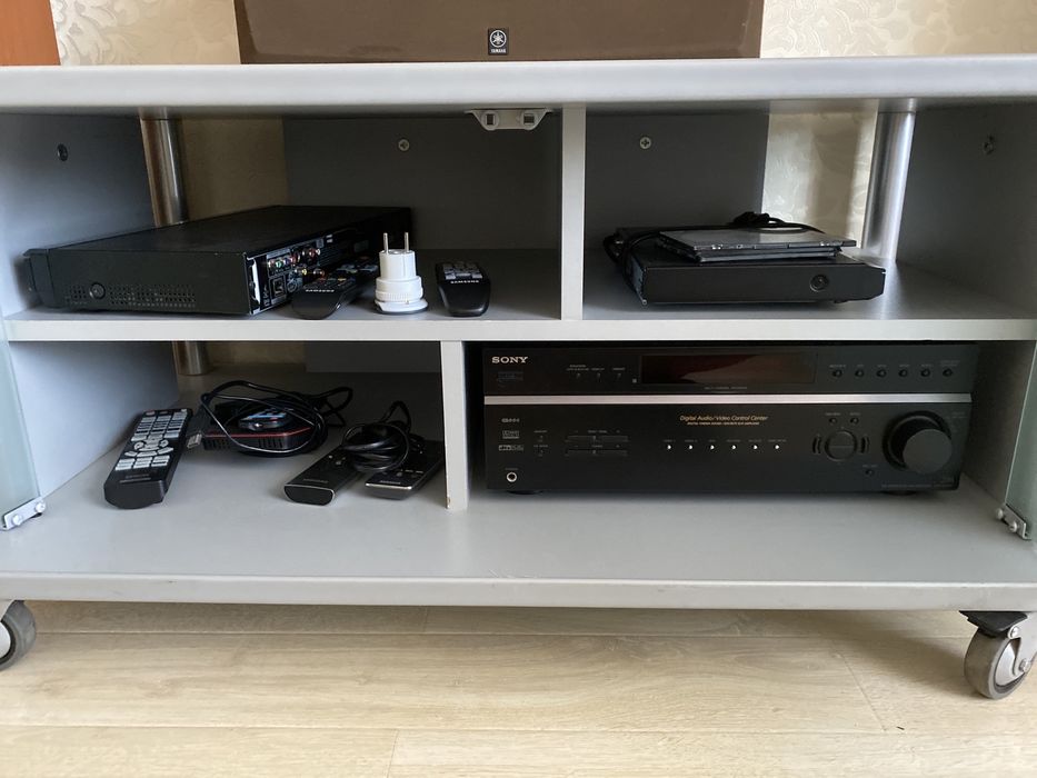 Продаю тумбу под телевизор