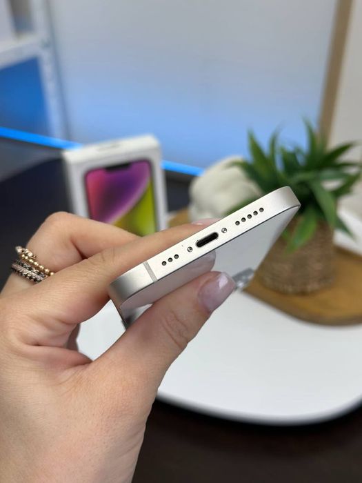 Iphone 14 в идеальном состояний