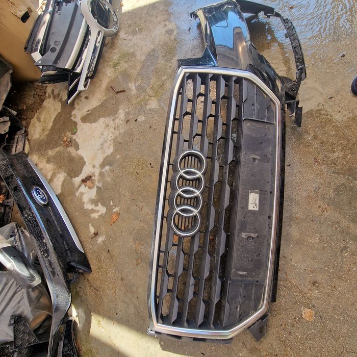 Audi Q2 s-line решетка с предна броня лява част