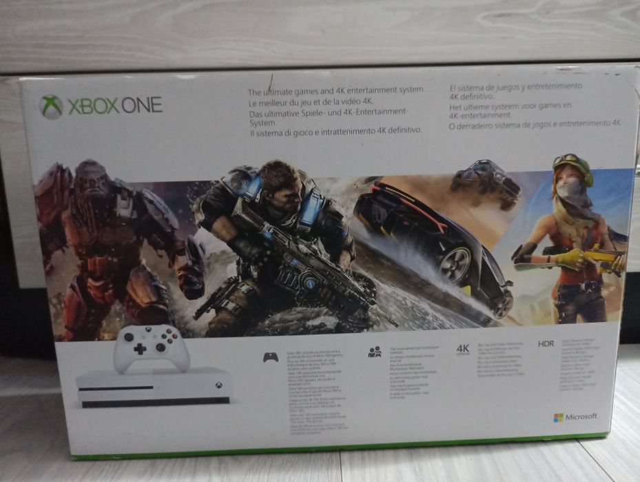 URGENT!! Xbox One S cu un controller și 9 jocuri