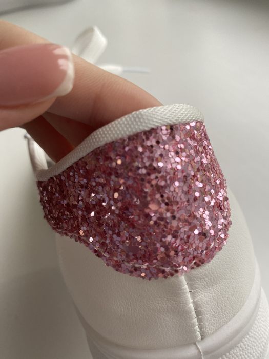 Кроссовки женские