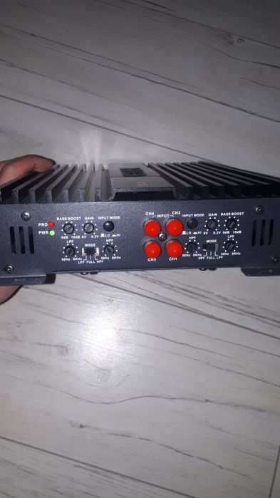 Усилитель абсолютно новый