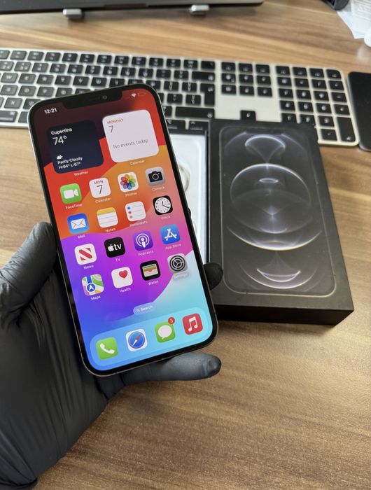 Iphone 12 pro fisurat pe spate