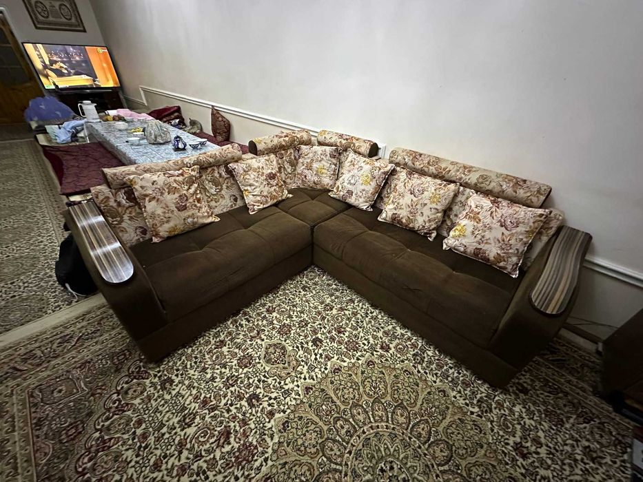 Уголок диван срочни