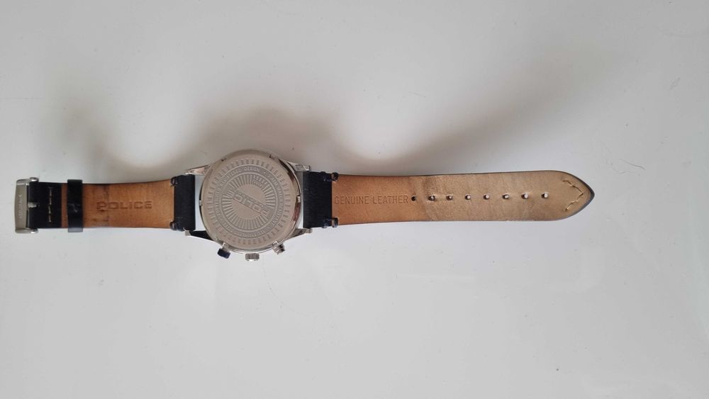 Часовник  POLICE 14383J