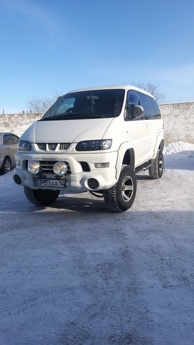 Продам автомобиль Митсубиси Делика