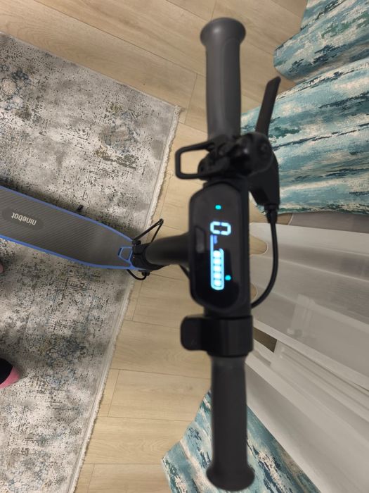 Trotinetă electrică Ninebot by Segway – CA NOUĂ – doar 100 km