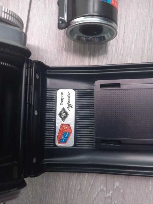 Agfa Silette plus un film Agfa.