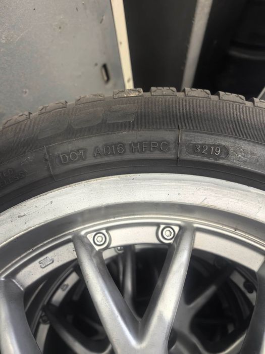 Продавам джанти за мерцедес със зимни гуми