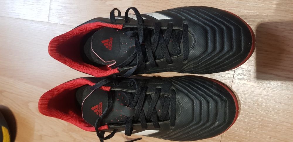 Adidasi marimea 41
