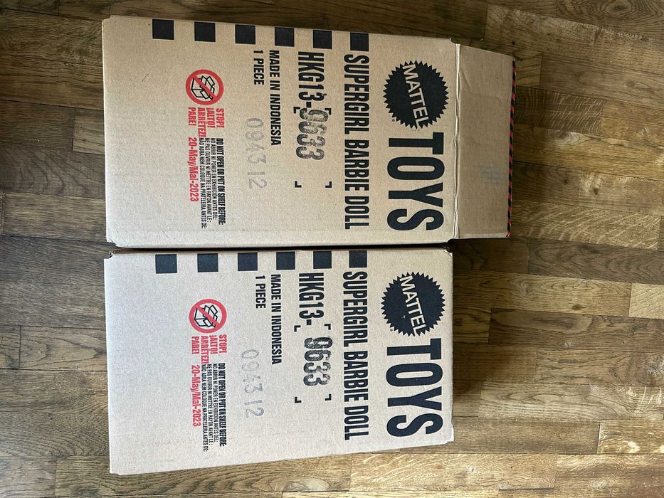 Barbie Supergirl Signature (The Flash) чисто нова, колекционерска