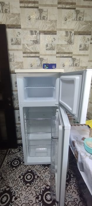 Продается холодильник артель в хорошем состоянии.