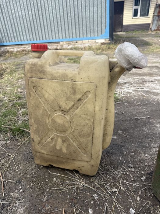 Продам канистру (12л и 28л)