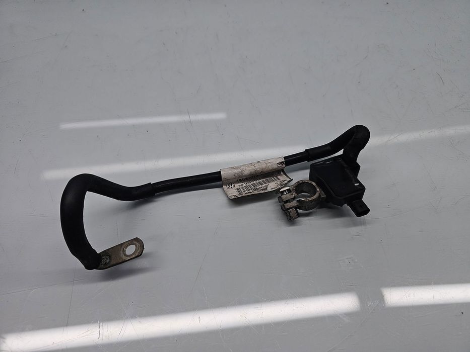 Borna baterie (-)  Volkswagen Golf 6 (5K1) [Fabr 2009-2013] 1K0915181H
