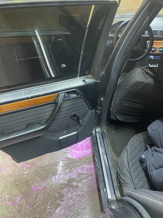 мерседес 124……..