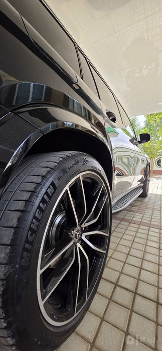 Mercedes-Benz GLS 450 sotiladi.