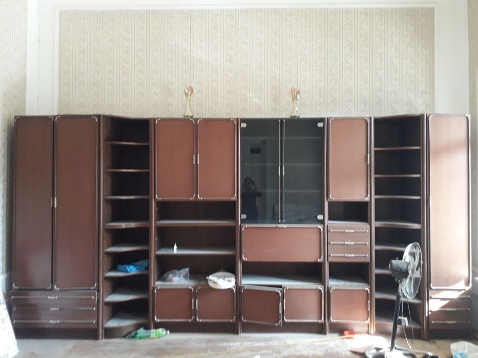 Yangi darvoza 2.40 ga 2.80 va gishtlar sotiladi yangi akfa eshik ham