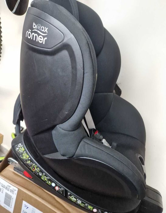Britax Römer DUALFIX² R столче за кола