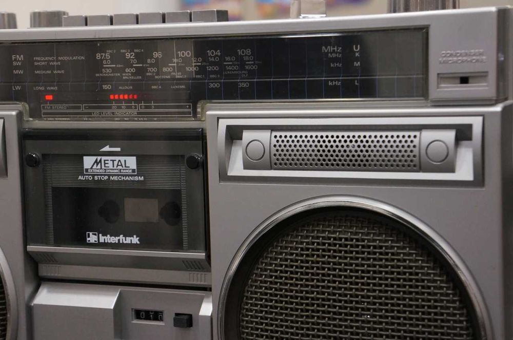 Радиокасетофон Hitachi TRK-7910EZ