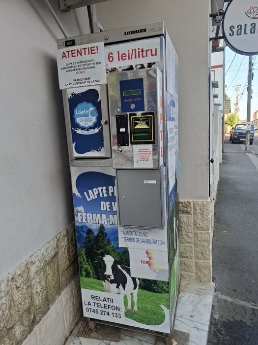 Vând dozator de lapte