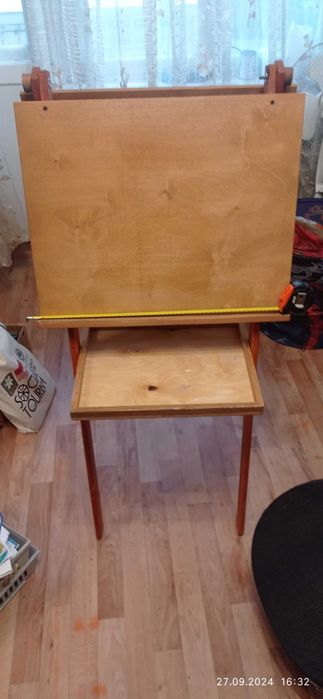 Мольберт       .