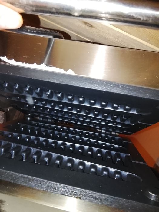 Вафельница новая 45000