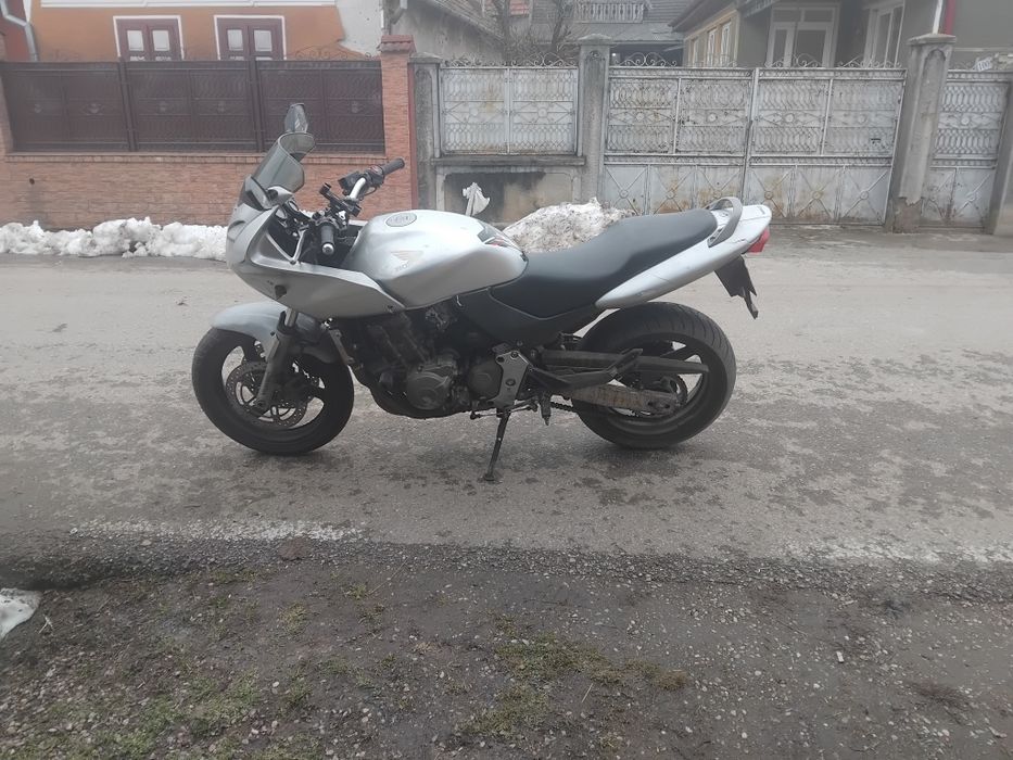 Vând honda hornet s600