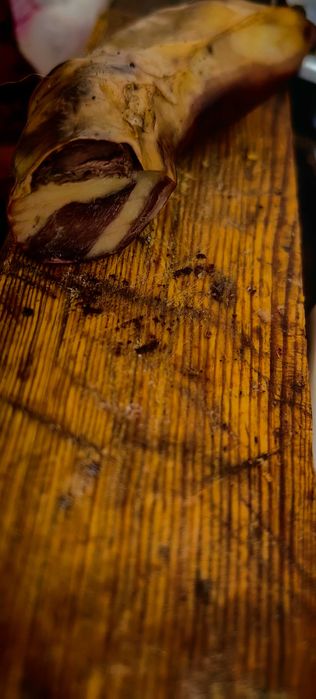 Казы копчёные, варёные и сырой