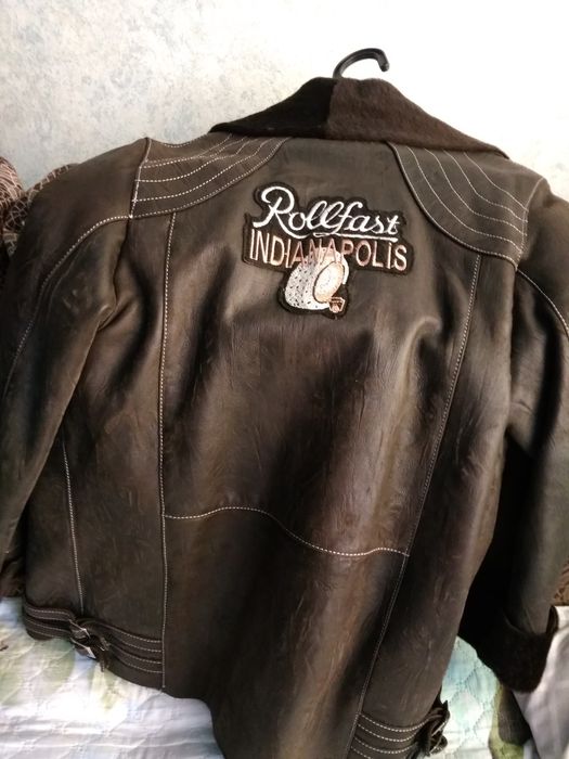 Продам детскую вещи