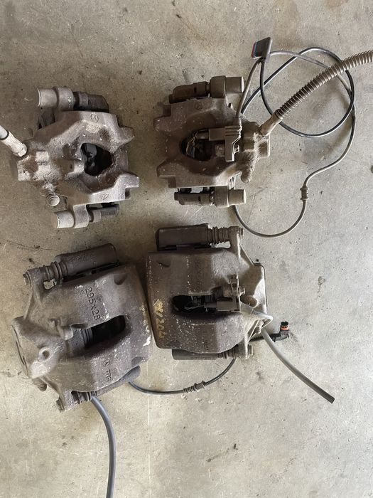 Etrier frana stanga / dreapta spate Mercedes w204 w212 e class