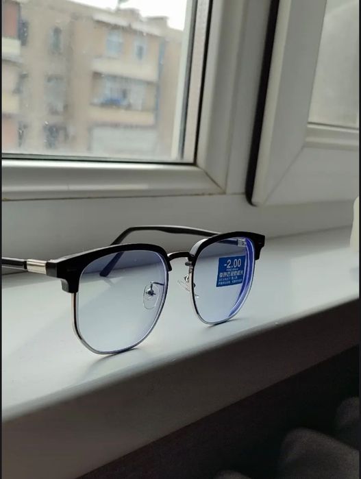 Фотохромные очки для близоруких.