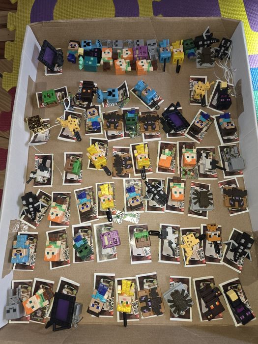 • Figurine Minecraft Kinder Joy 2026 cu hârtie și sfoară – La alegere