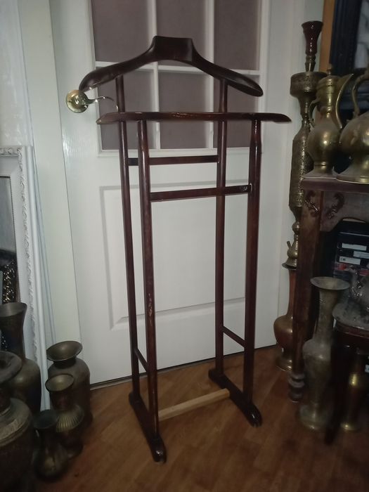 Деревянная вешалка б/у