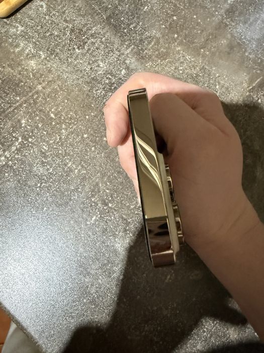 Vand iPhone 14 Pro 256gb Gold