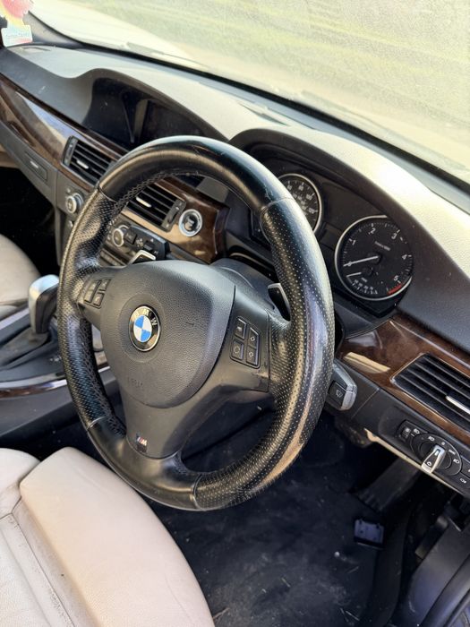 Volan m pachet cu padele bmw e90 e91 e92 e93 e87 e81 e82 e88 e84