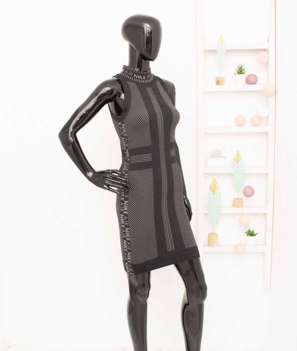 Nike Air Оригинална дамска рокля безшевна черно сива лого S