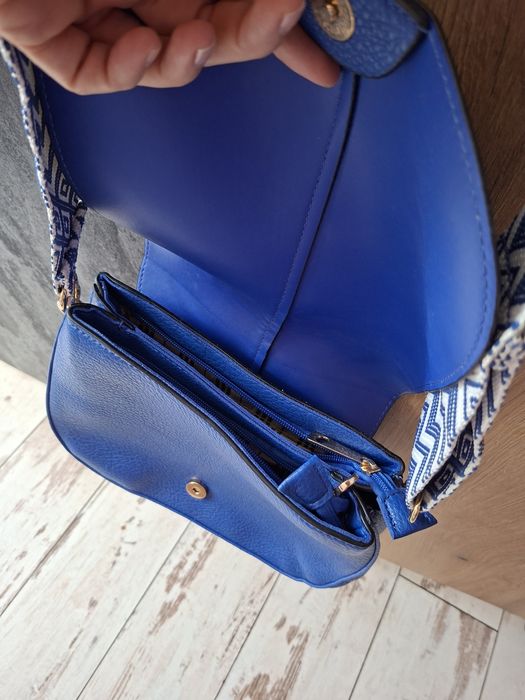 Дамска чанта син цвят
