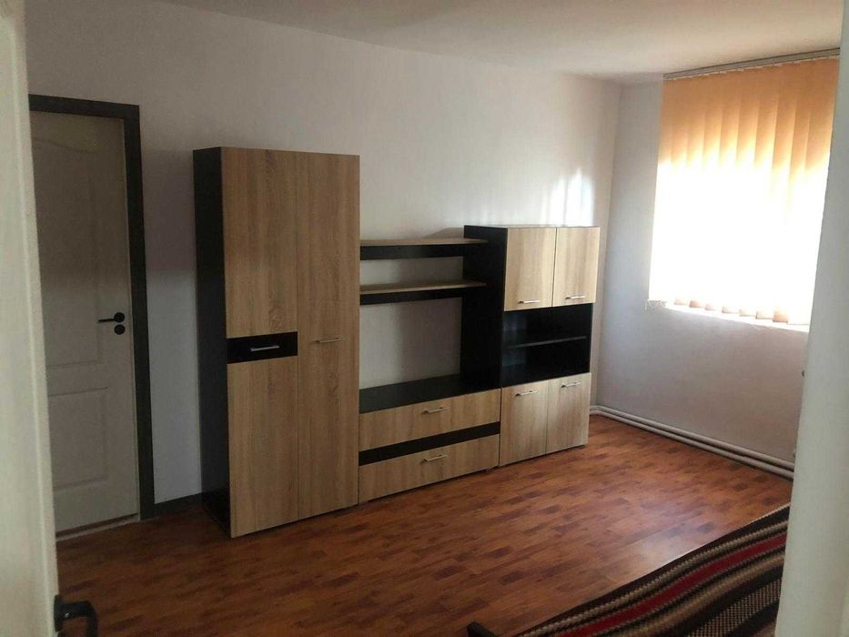 Inchiriez ap.2 cam Cantemir