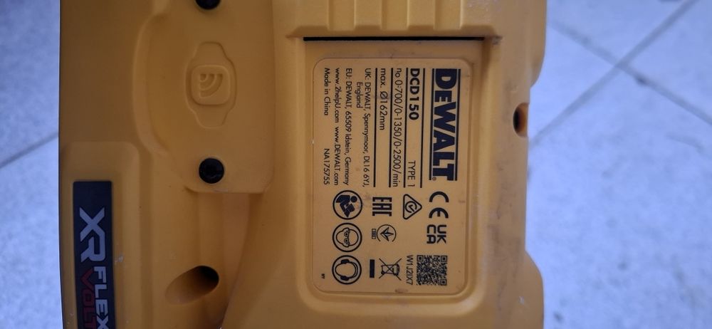 Акумулаторна диамантено-пробивна машина DeWALT с 2бр батерии и зарядно