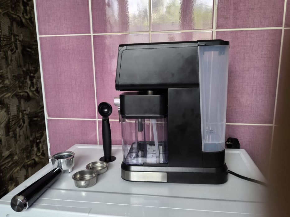 Кофемашина DEAL CM5600