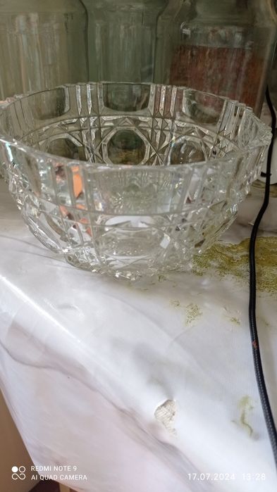 Продам хрустальные вазы