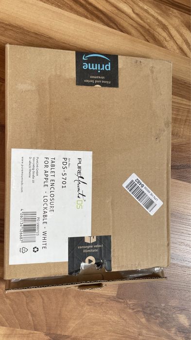 Rama pentru iPad, cu fixare pe perete