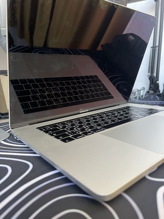 Macbook Pro A1707 15 дюймов