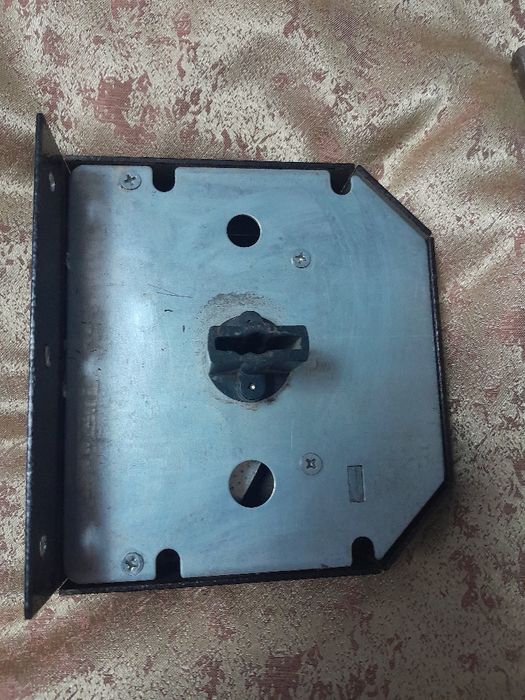 Замок навесной на дверь