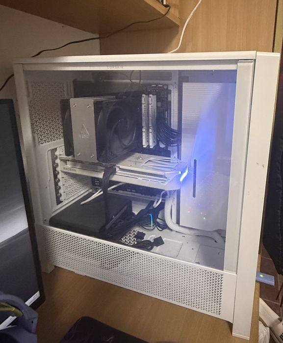 GAMING PC SET – RX 9060 XT 16GB + 27” QHD 180Hz + Периферия