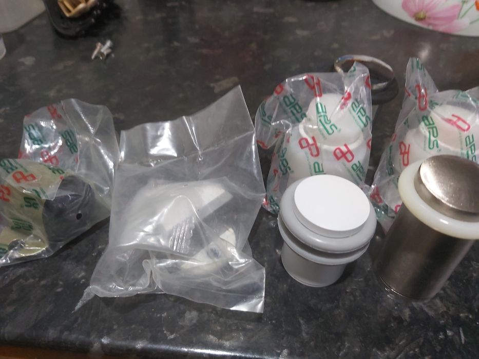 Ограничитель дверные