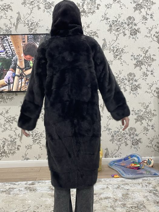 Продам ноковкю шубу