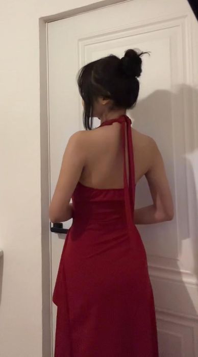Красное платье вечернее