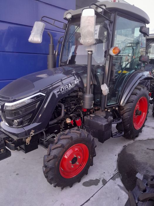 Трактор Fora 304 кабина